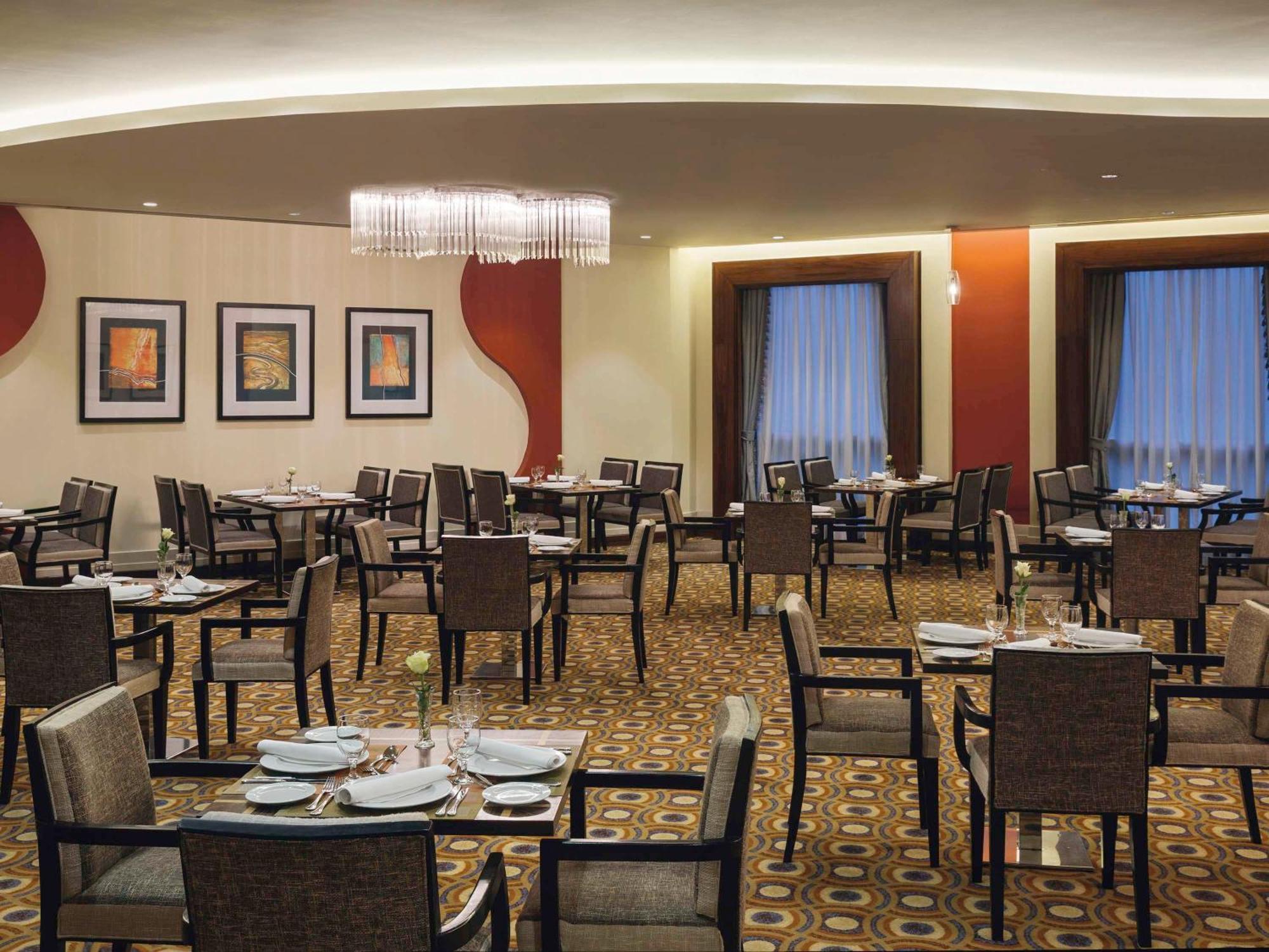 Mövenpick & Hajar Tower Makkah Hotel 5*