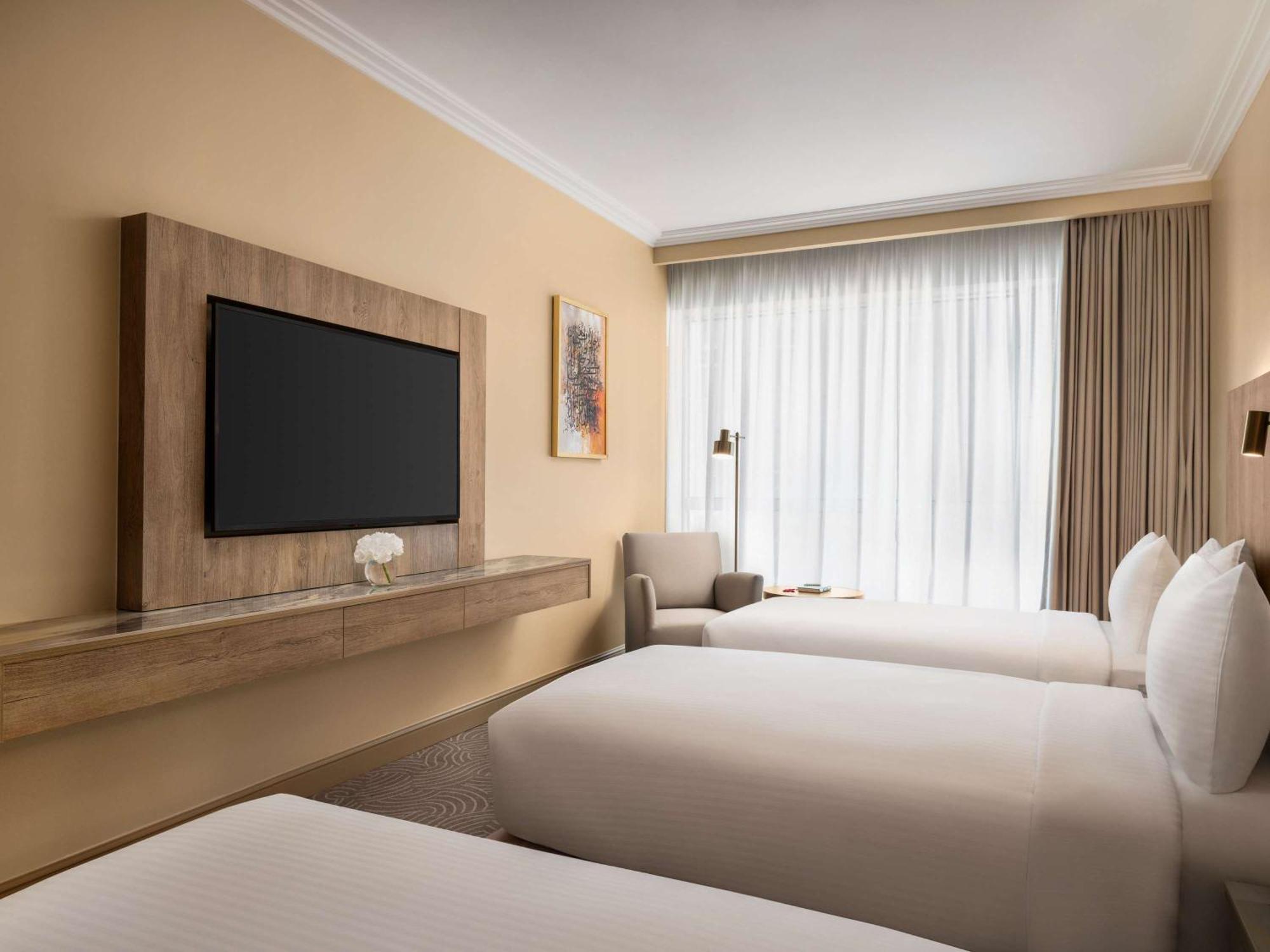 Mövenpick & Hajar Tower Makkah Hotel 5*